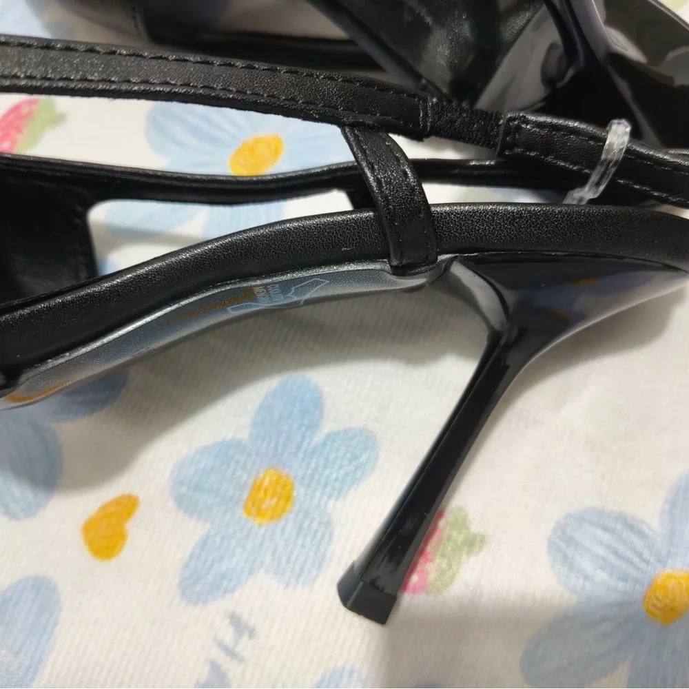 Saint Laurent Black Slingback Heels with Gold Pointed Cap - Picture 6 of 16